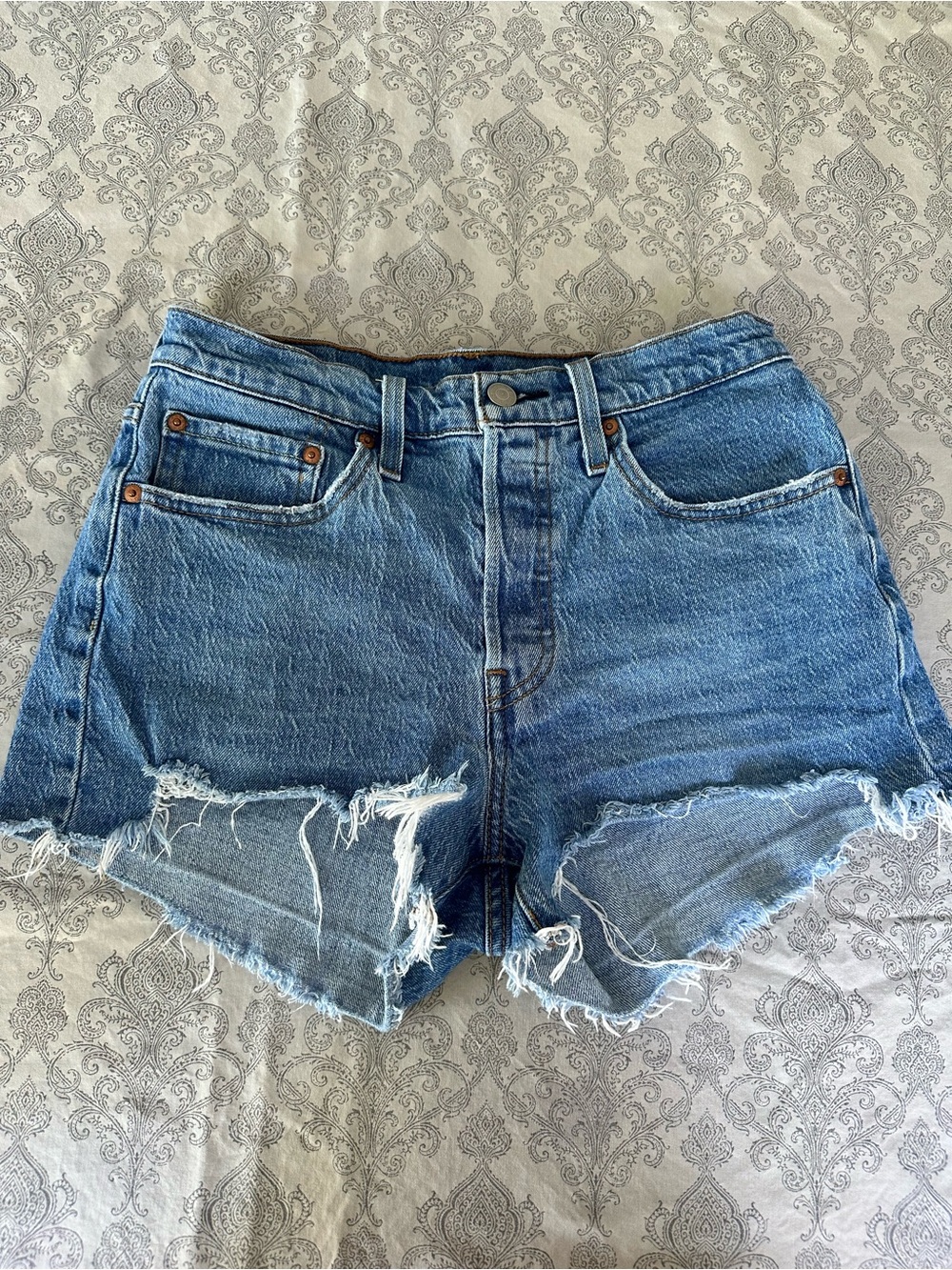 Levi’s 501 Button Fly Mid Rise Distressed Denim Shorts - Blue Sz 27